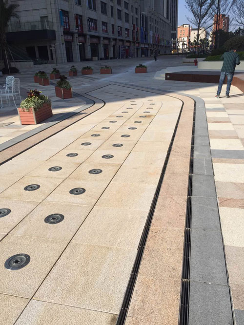 双边侧缝不锈钢盖板效果图