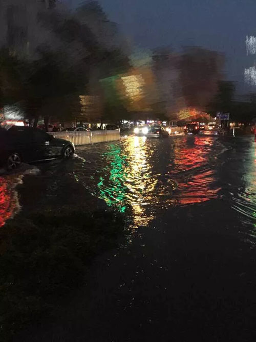 福州街道变成河流图