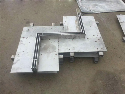 不锈钢缝隙式盖板拐角