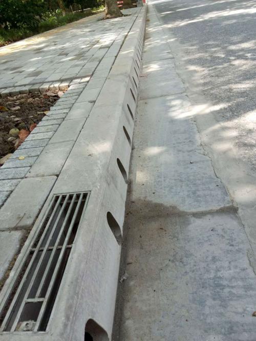 路缘石排水沟
