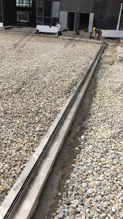 缝隙式成品排水沟施工案例